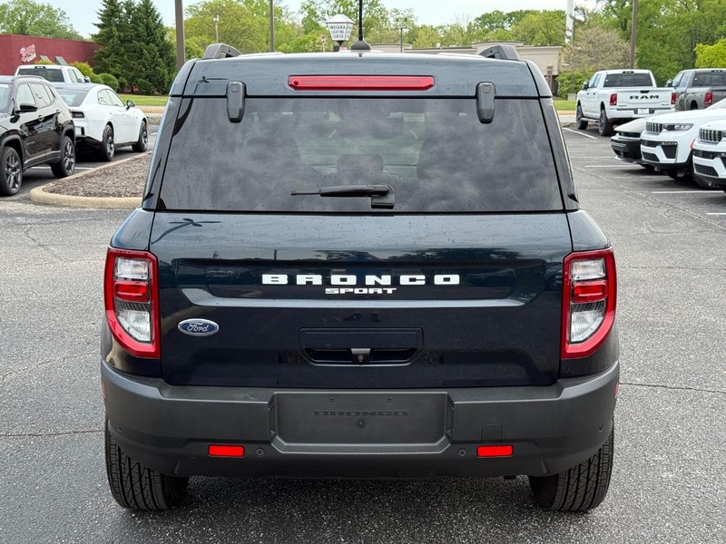 Ford Bronco Sport Vehicle Full-screen Gallery Image 04