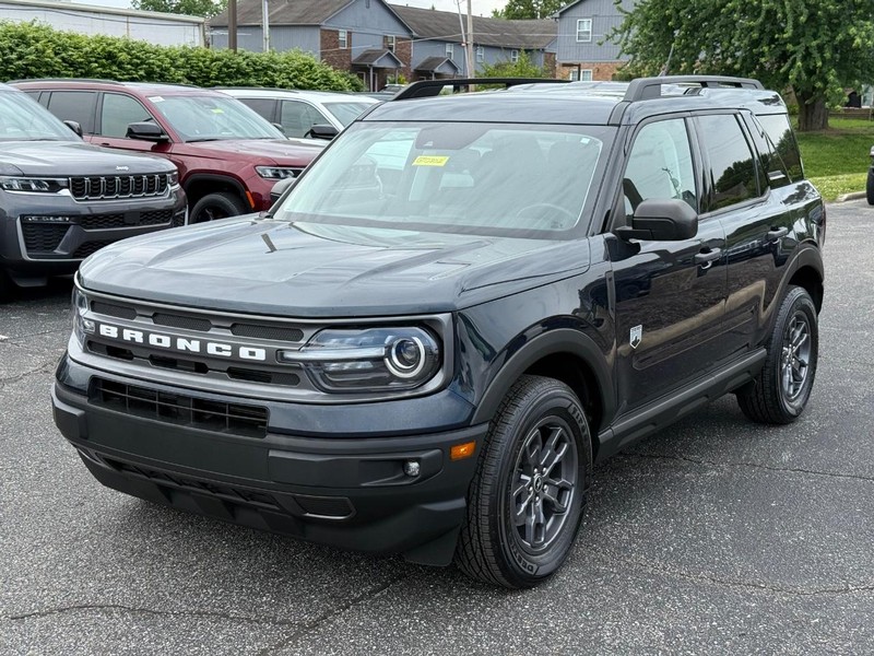 Ford Bronco Sport Vehicle Full-screen Gallery Image 08