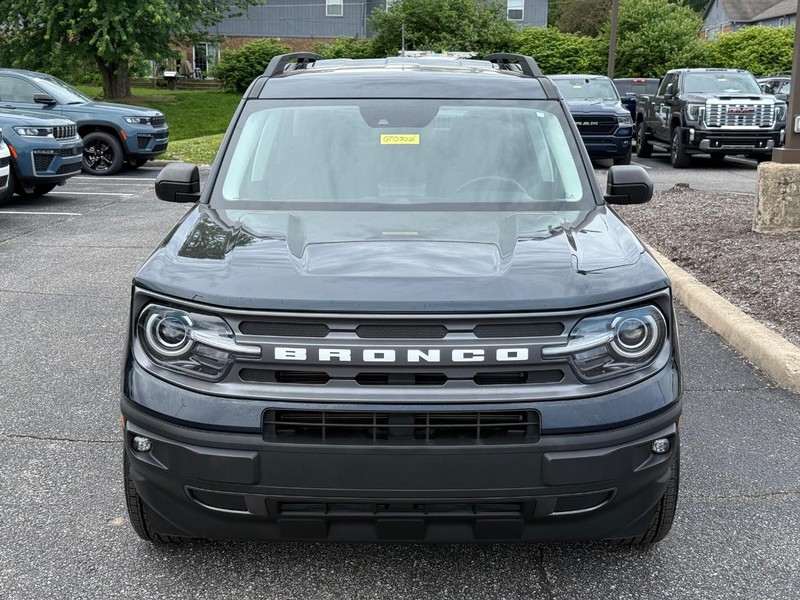 Ford Bronco Sport Vehicle Full-screen Gallery Image 09