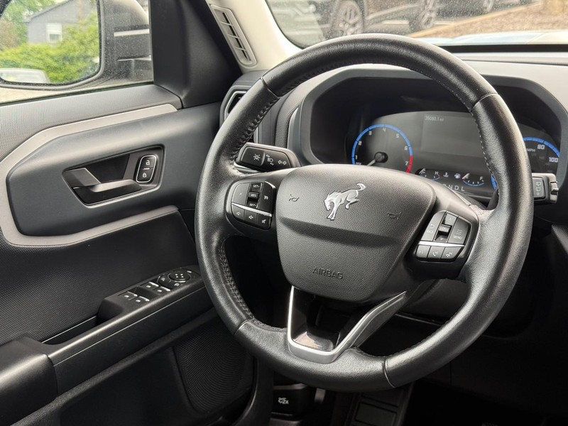Ford Bronco Sport Vehicle Full-screen Gallery Image 12