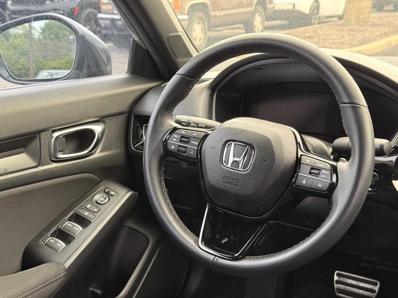 Honda Civic Sedan Vehicle Image 12