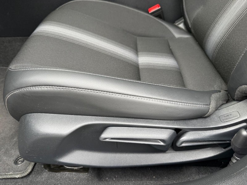 Honda Civic Sedan Vehicle Image 24