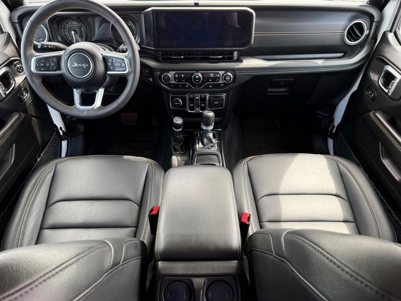 Jeep Wrangler 4xe Vehicle Image 11