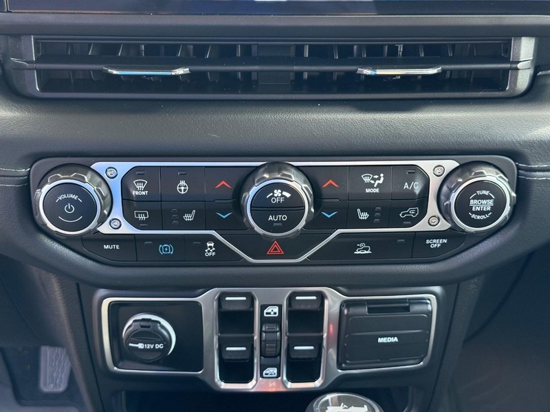 Jeep Wrangler 4xe Vehicle Image 19