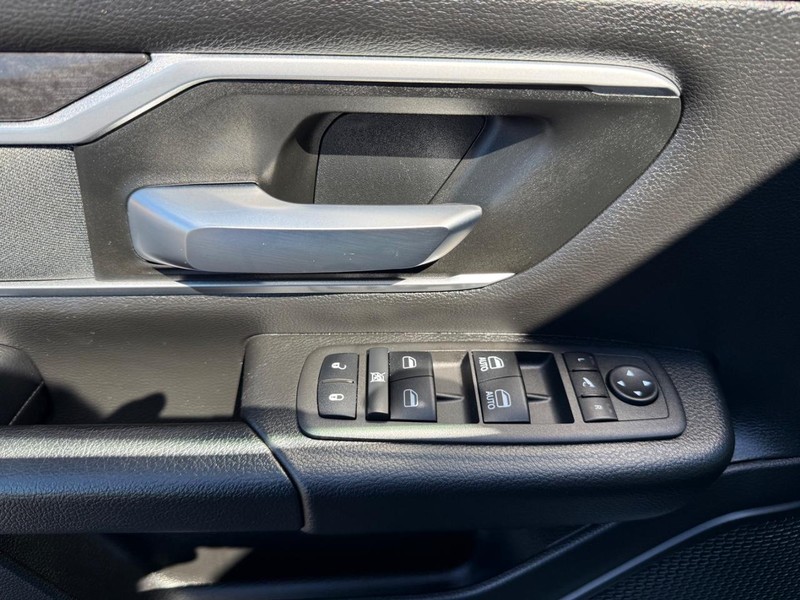 Ram 1500 Vehicle Image 24