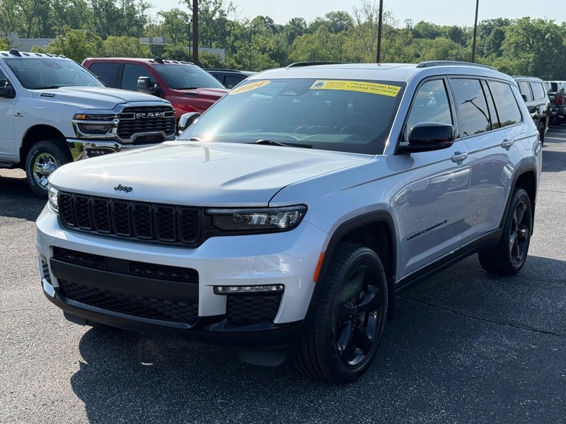 Jeep Grand Cherokee L Vehicle Image 09