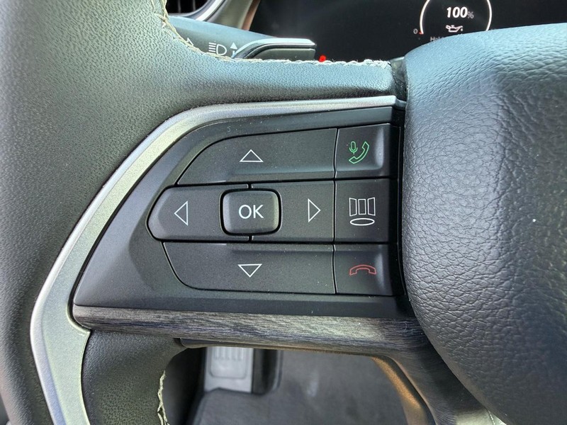 Jeep Grand Cherokee L Vehicle Image 16