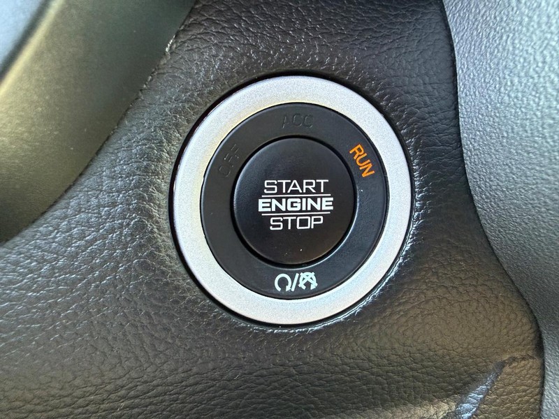Ram 1500 Vehicle Image 16