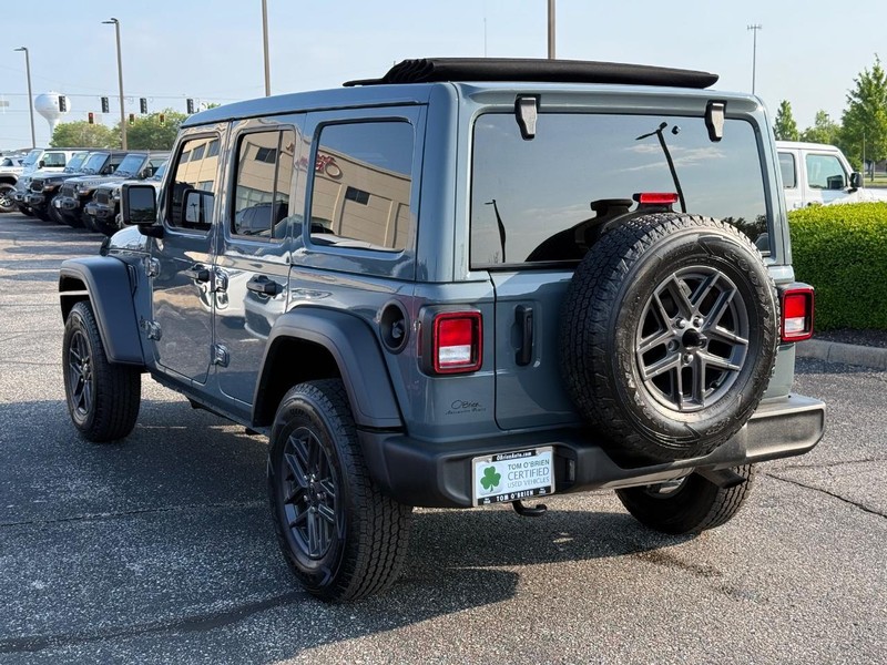 Jeep Wrangler Vehicle Image 05