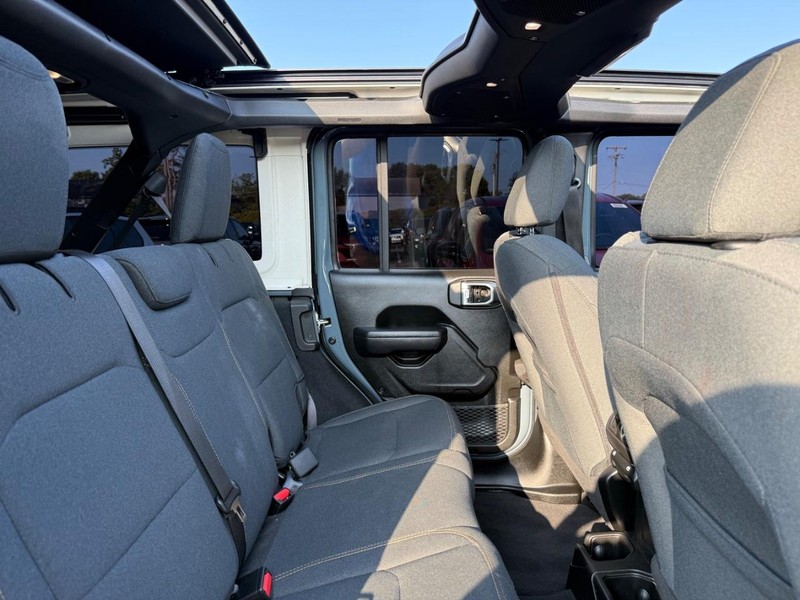 Jeep Wrangler Vehicle Image 10