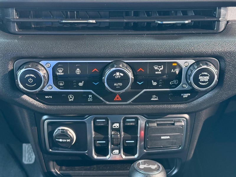Jeep Wrangler Vehicle Image 20