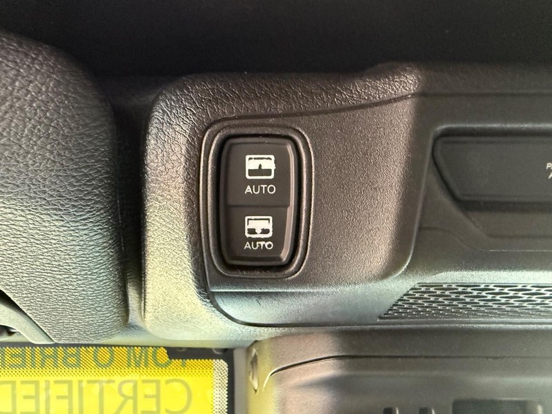 Jeep Wrangler Vehicle Image 23