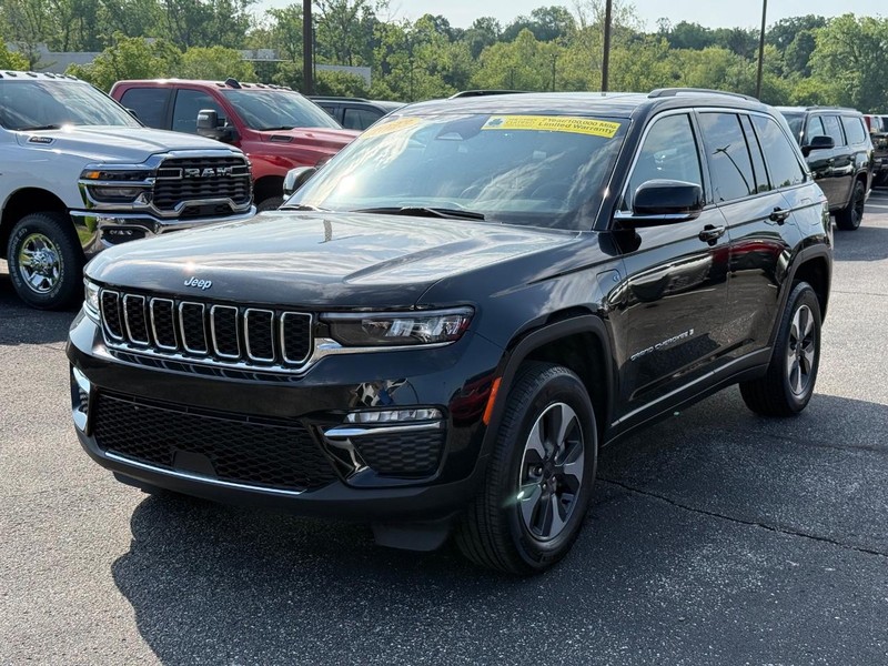 Jeep Grand Cherokee 4xe Vehicle Image 09