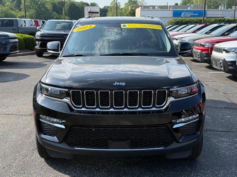 Jeep Grand Cherokee 4xe Vehicle Image 10
