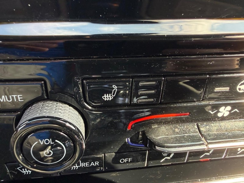 Jeep Grand Cherokee 4xe Vehicle Image 18