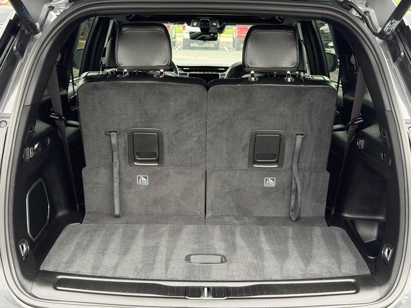 Jeep Grand Cherokee L Vehicle Image 07