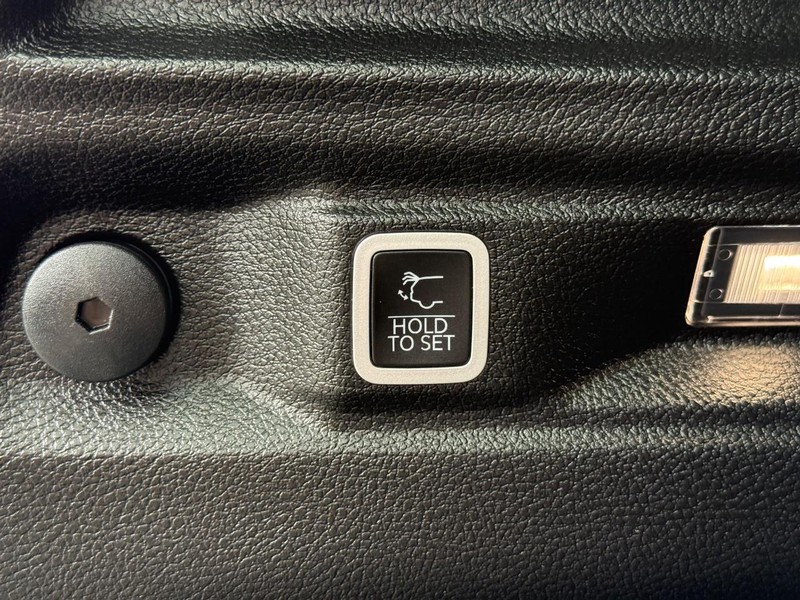 Jeep Grand Cherokee L Vehicle Image 08