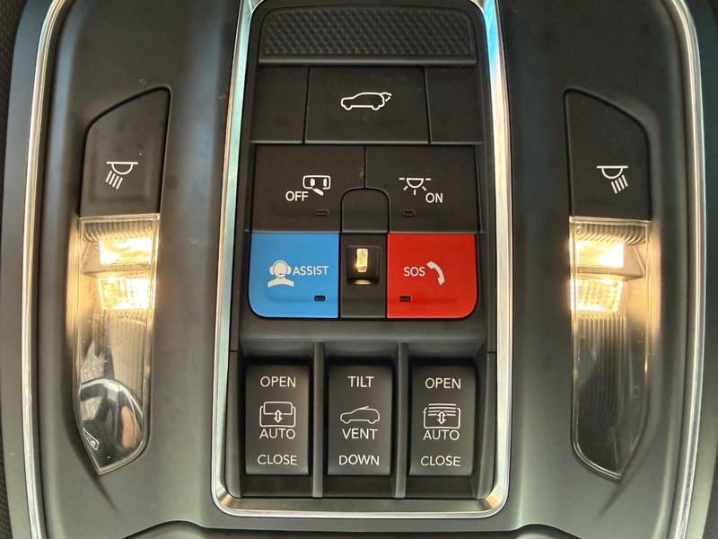 Jeep Grand Cherokee L Vehicle Image 25