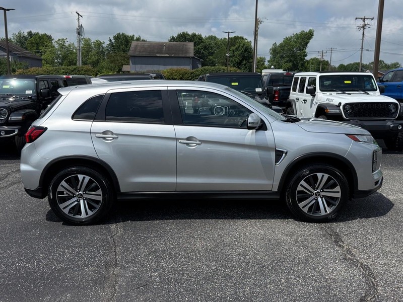 Mitsubishi Outlander Sport Vehicle Image 02