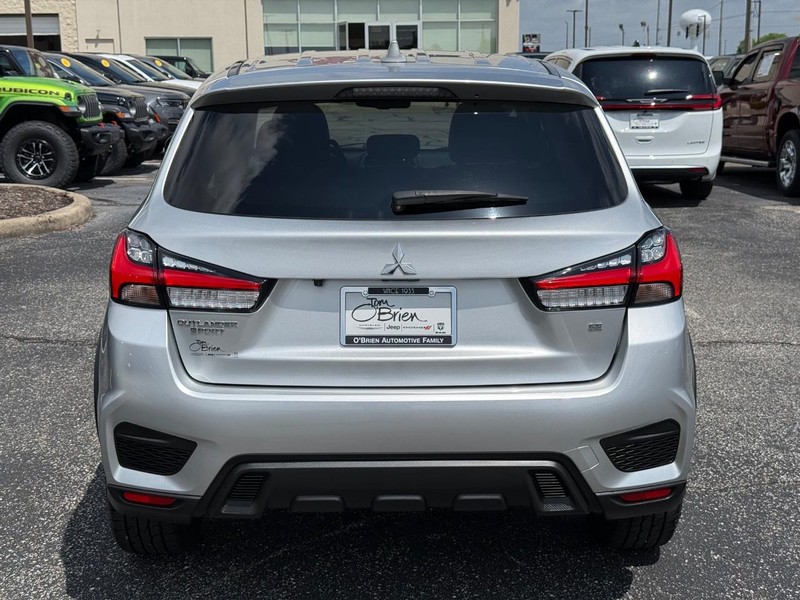 Mitsubishi Outlander Sport Vehicle Image 04