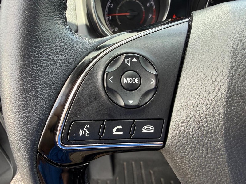 Mitsubishi Outlander Sport Vehicle Image 13