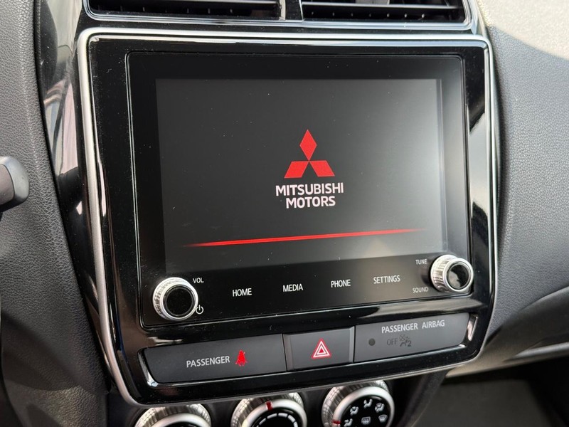 Mitsubishi Outlander Sport Vehicle Image 15