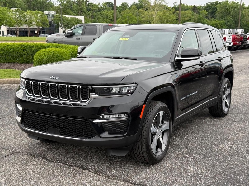 Jeep Grand Cherokee 4xe Vehicle Image 09