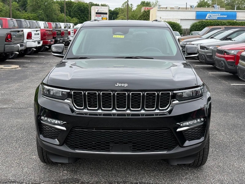 Jeep Grand Cherokee 4xe Vehicle Image 10