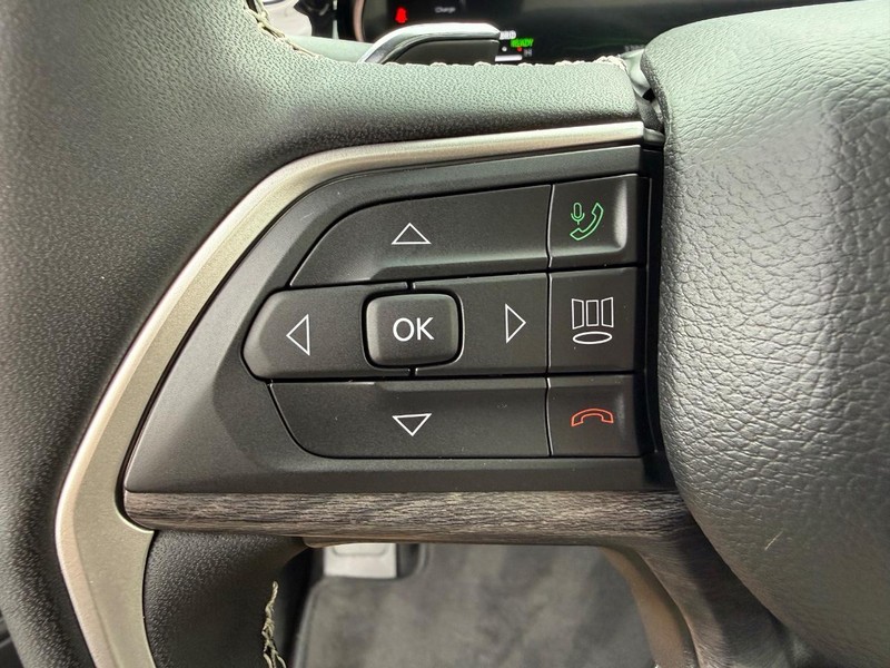Jeep Grand Cherokee 4xe Vehicle Image 15