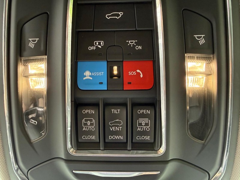 Jeep Grand Cherokee 4xe Vehicle Image 24