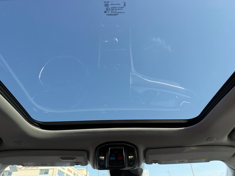 Jeep Grand Cherokee 4xe Vehicle Image 12