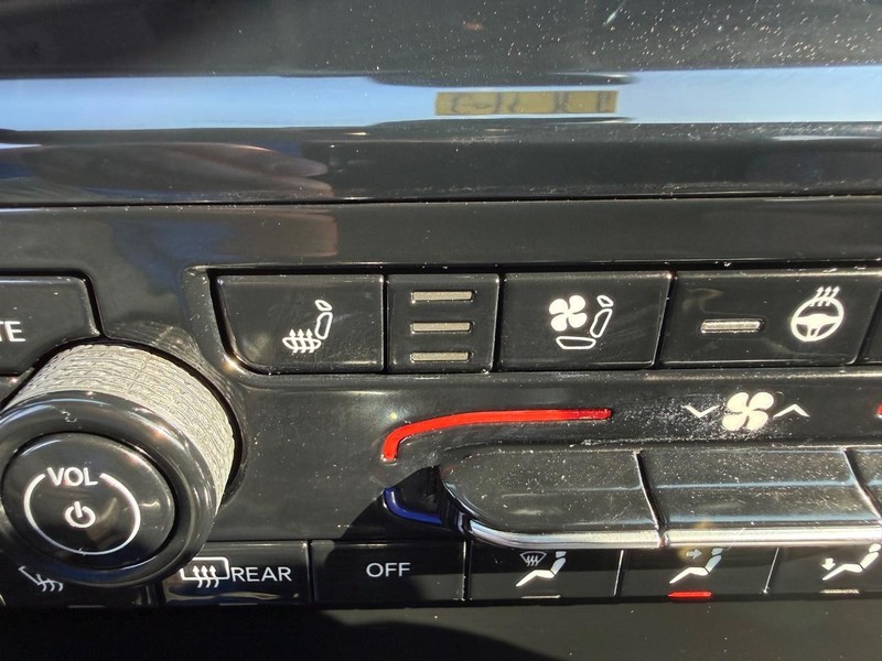 Jeep Grand Cherokee 4xe Vehicle Image 18