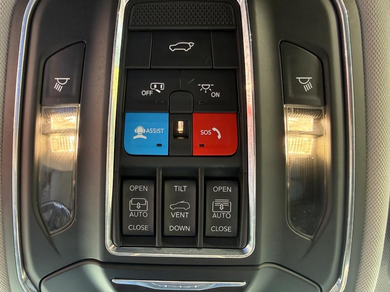 Jeep Grand Cherokee 4xe Vehicle Image 24