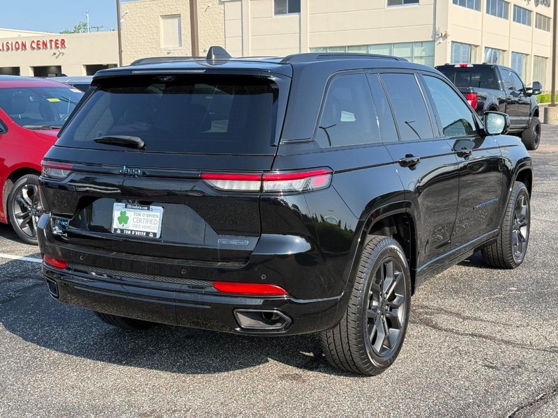 Jeep Grand Cherokee 4xe Vehicle Image 03