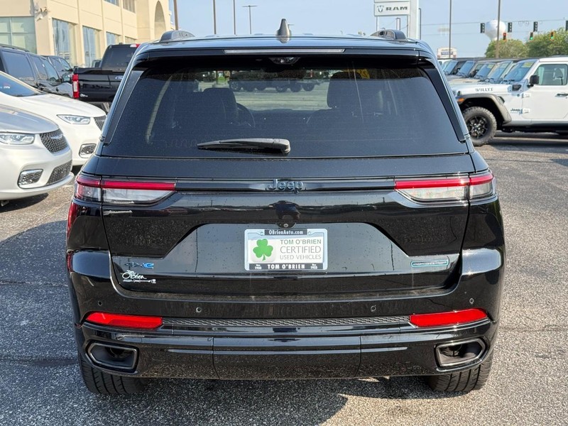 Jeep Grand Cherokee 4xe Vehicle Image 04