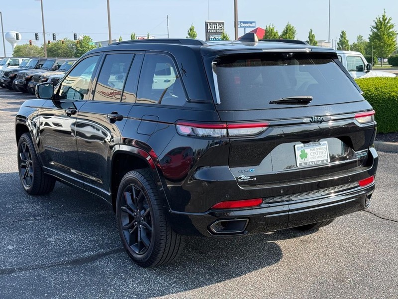 Jeep Grand Cherokee 4xe Vehicle Image 05