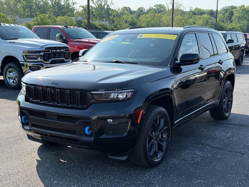 Jeep Grand Cherokee 4xe Vehicle Image 09