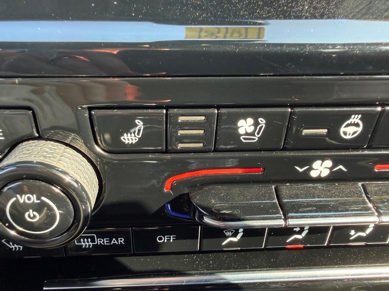 Jeep Grand Cherokee 4xe Vehicle Image 18
