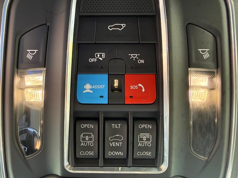 Jeep Grand Cherokee 4xe Vehicle Image 24