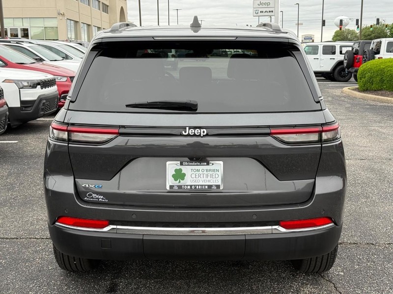 Jeep Grand Cherokee 4xe Vehicle Image 04
