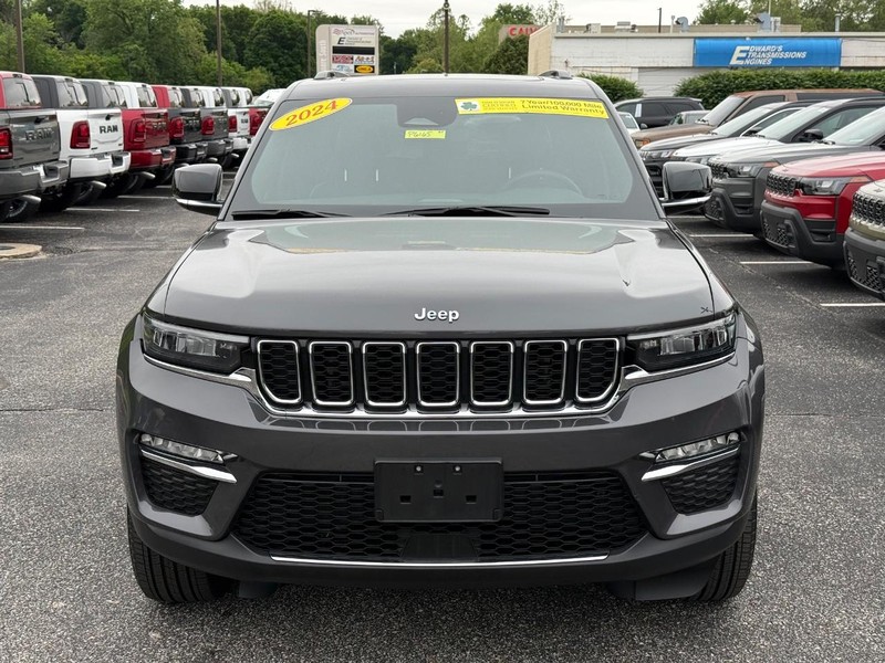 Jeep Grand Cherokee 4xe Vehicle Image 10