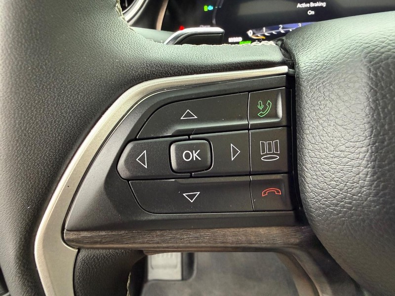 Jeep Grand Cherokee 4xe Vehicle Image 15