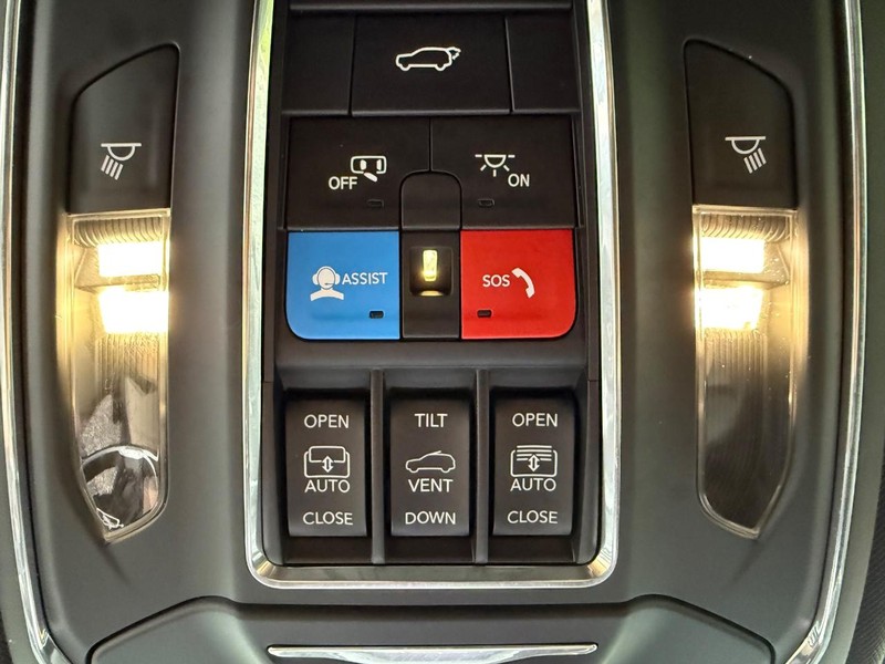 Jeep Grand Cherokee 4xe Vehicle Image 24