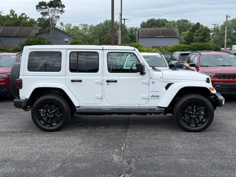 Jeep Wrangler 4xe Vehicle Image 02