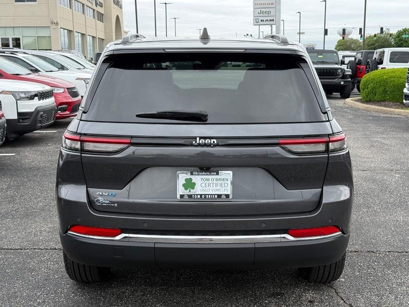 Jeep Grand Cherokee 4xe Vehicle Image 04
