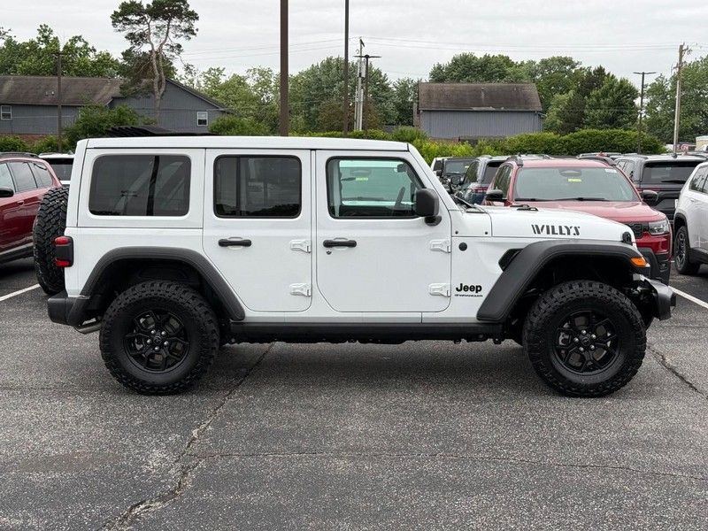 Jeep Wrangler Vehicle Image 02