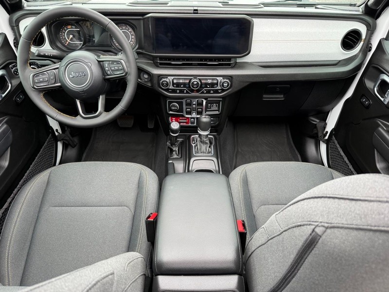 Jeep Wrangler Vehicle Image 12