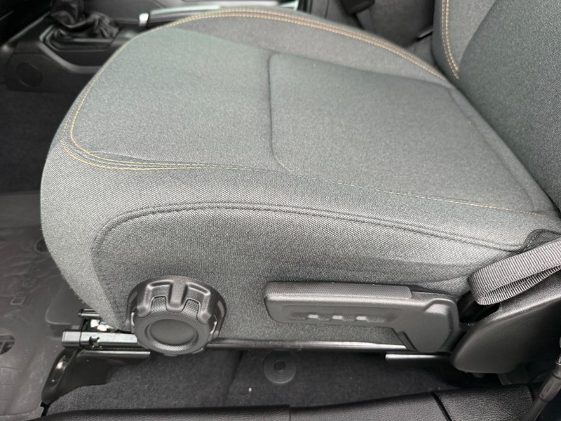 Jeep Wrangler Vehicle Image 27