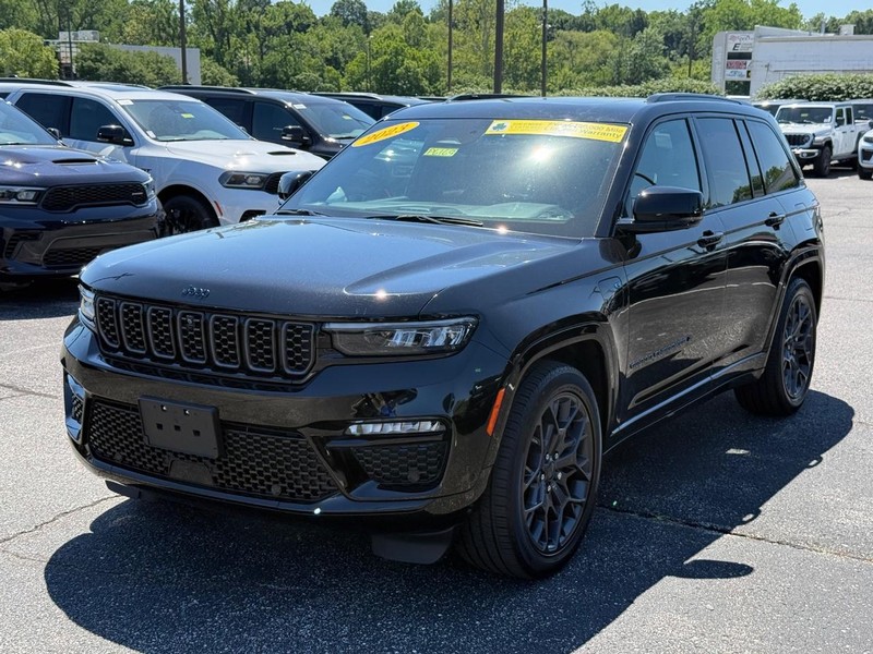 Jeep Grand Cherokee 4xe Vehicle Image 09