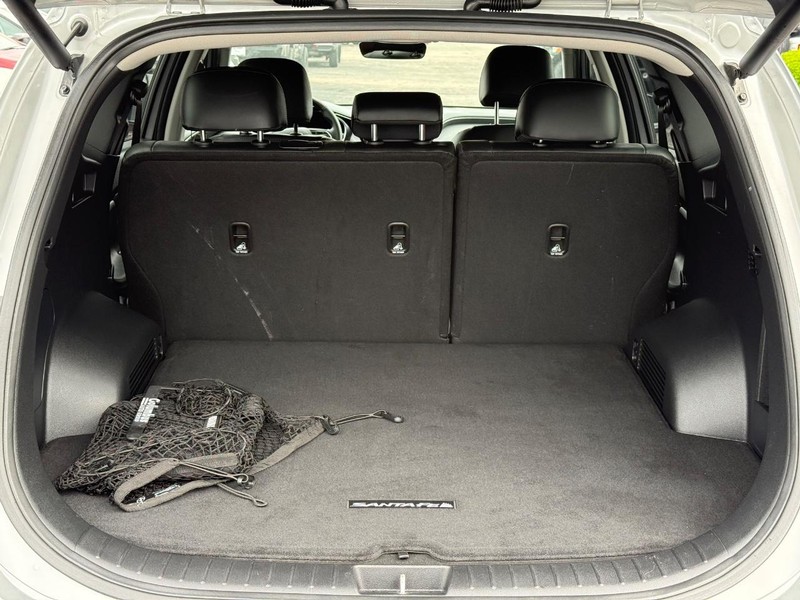 Hyundai Santa Fe Vehicle Image 07